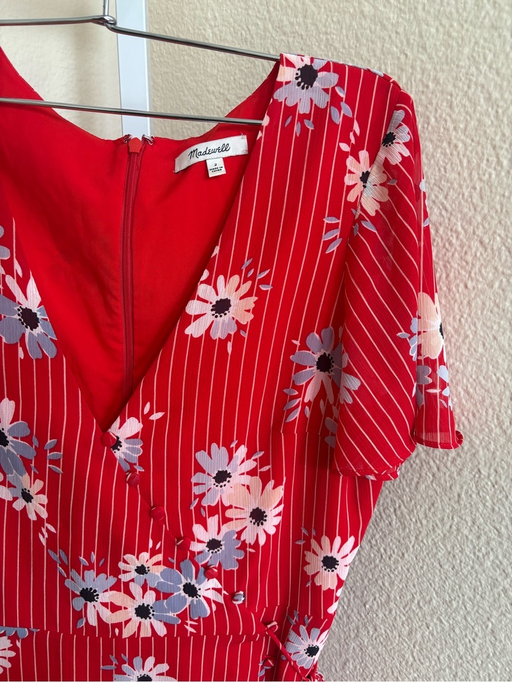 Madewell Floral Red Button Wrap Dress In Daisy Society - Size 4 - Picture 6 of 6